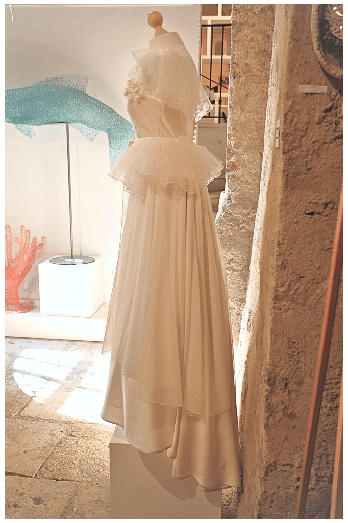 Robe de Mariée d'exception conçue par Itakoé - Hérault et exposée à la Maison des Métiers d'Art de Pézenas