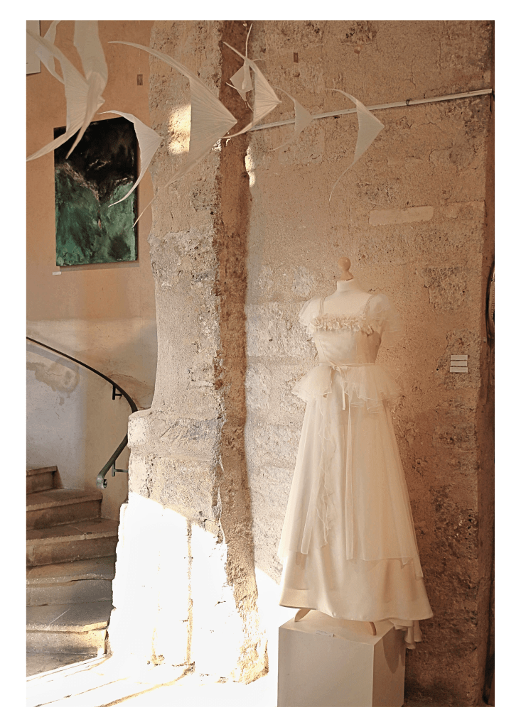 Robe de Mariée d'exception conçue par Itakoé - Hérault et exposée à la Maison des Métiers d'Art de Pézenas