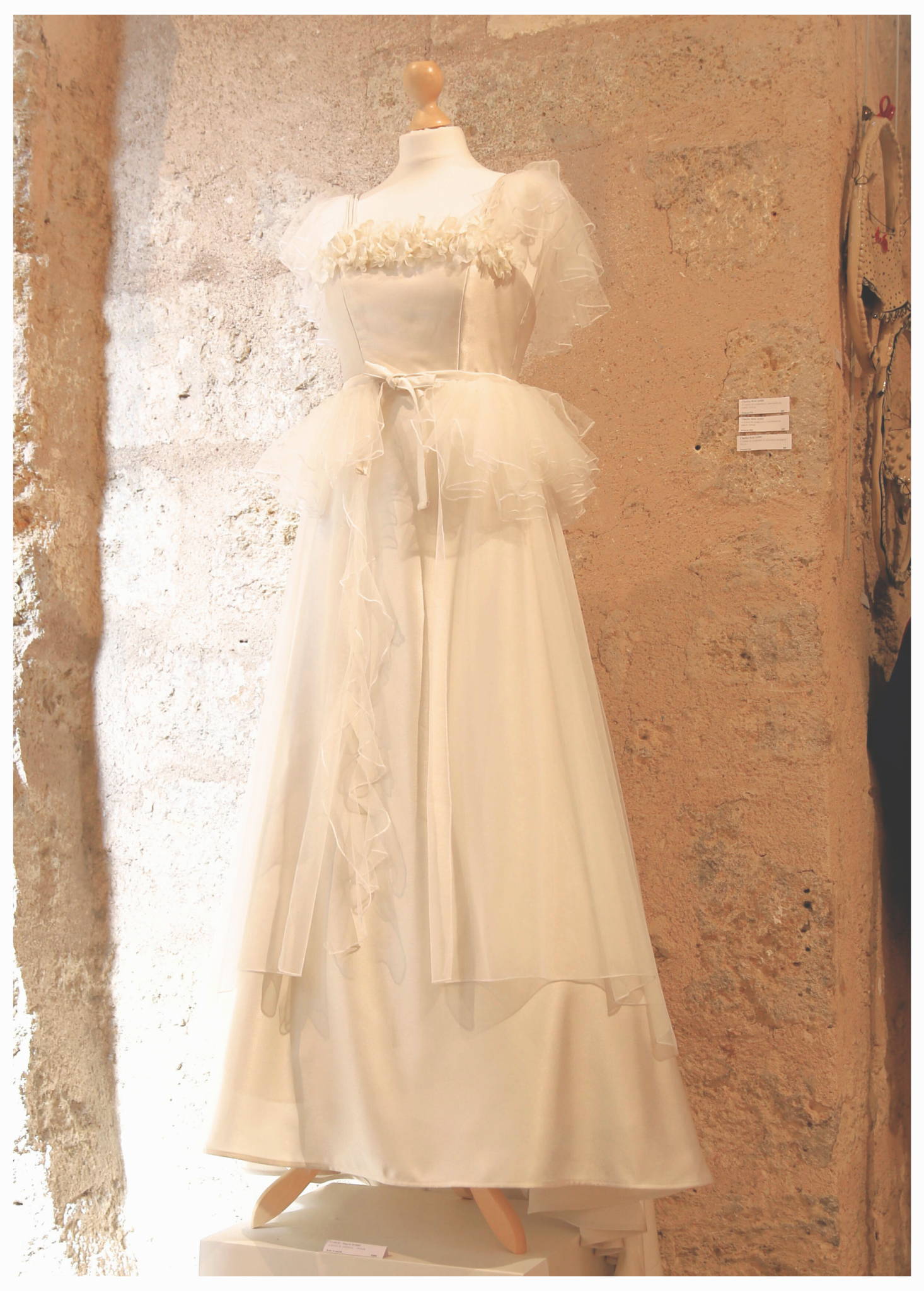 Robe de Mariée d'exception conçue par Itakoé - Hérault et exposée à la Maison des Métiers d'Art de Pézenas